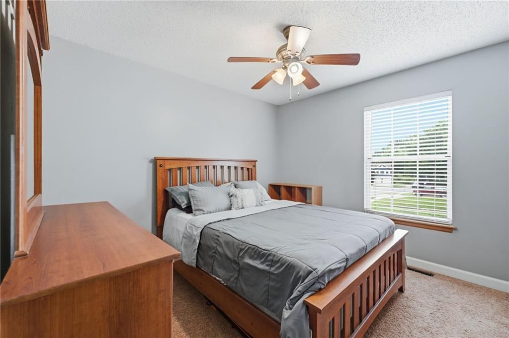 404 SE Onyx Drive — photo 9