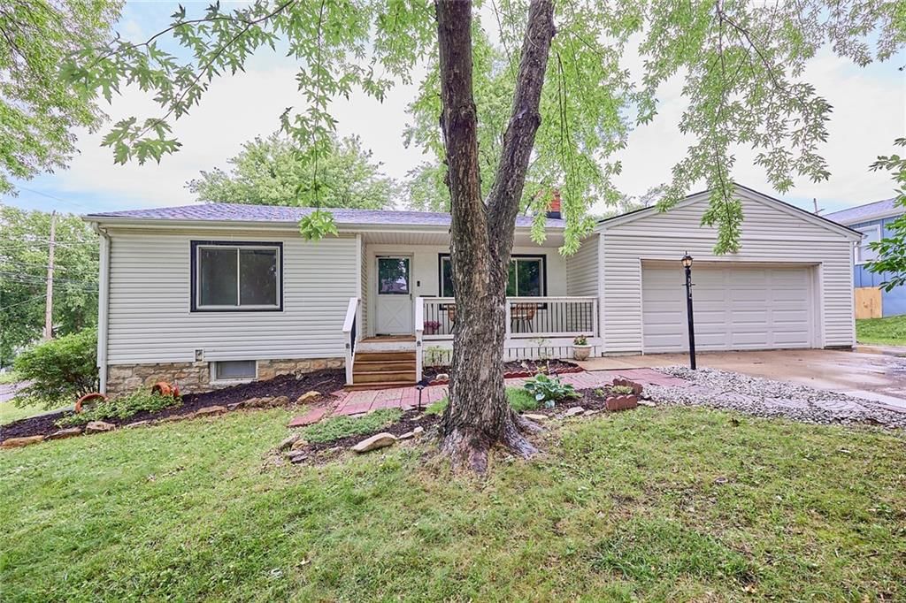 7414 W 55th Street, Overland Park, KS