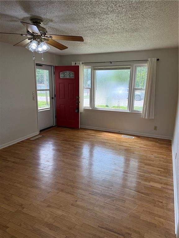 404 W Dakota Street — photo 5