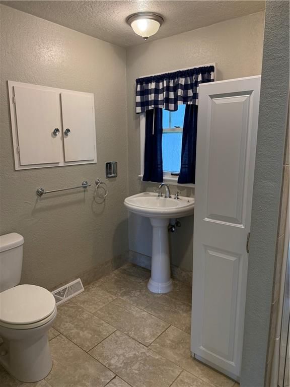 404 W Dakota Street — photo 17