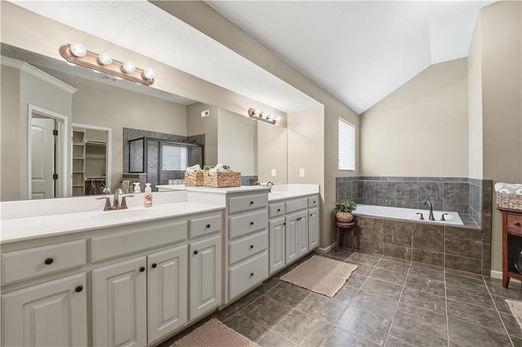 2268 W Concord Drive — photo 26