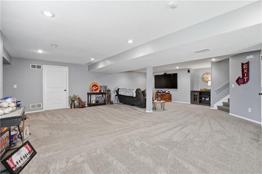 2268 W Concord Drive — photo 47