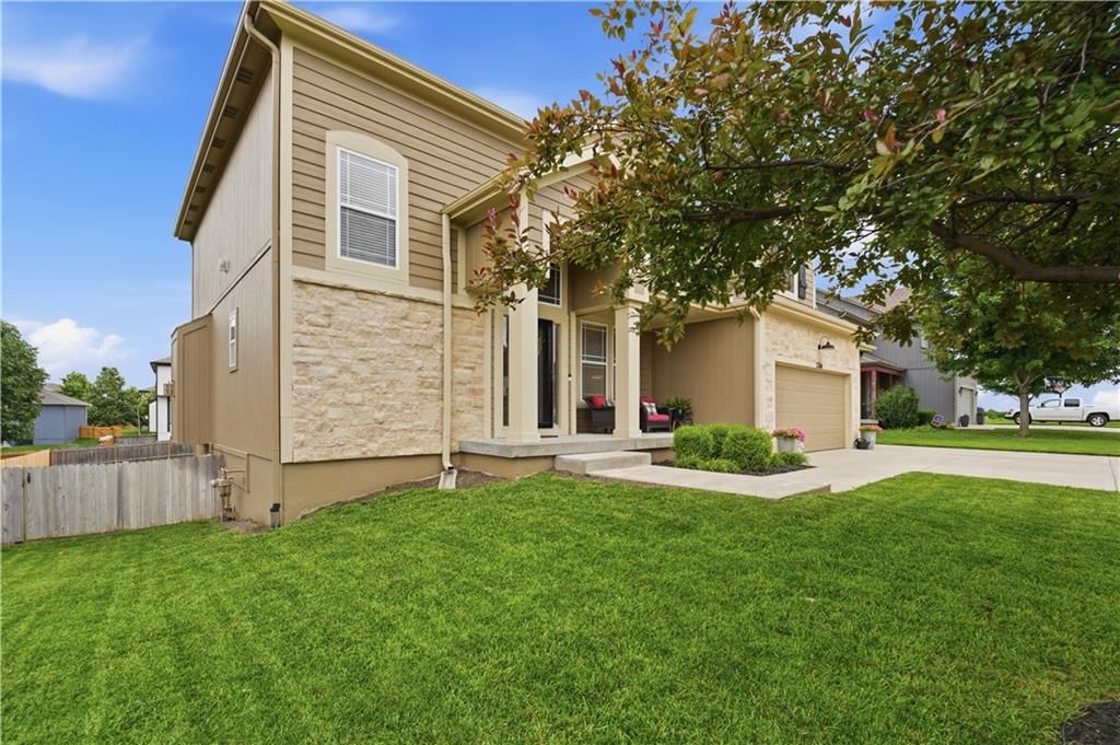 2268 W Concord Drive — photo 61