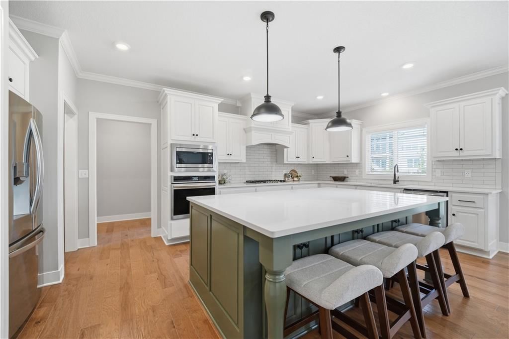 318 NW Ambersham Drive — photo 7