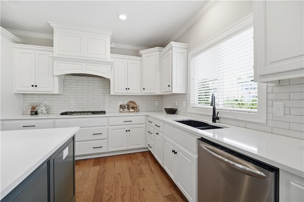318 NW Ambersham Drive — photo 10