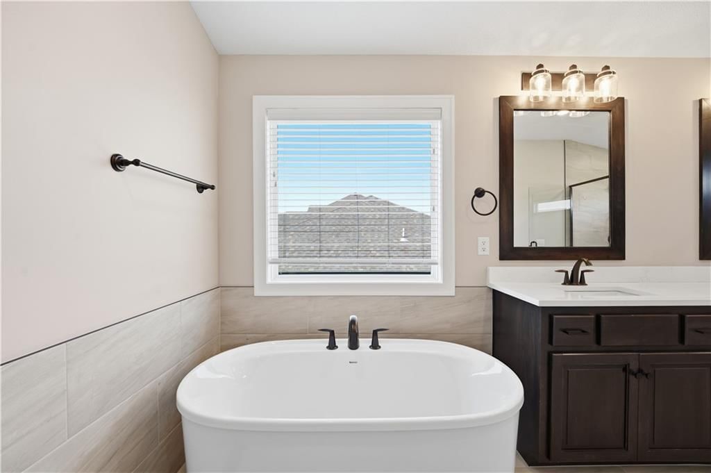 318 NW Ambersham Drive — photo 52