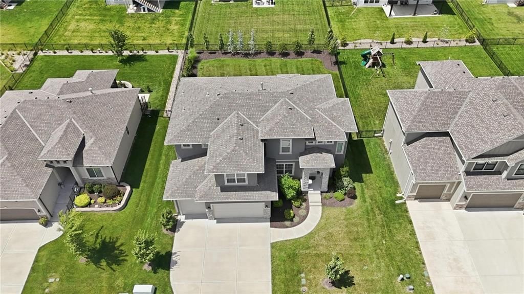 318 NW Ambersham Drive — photo 58