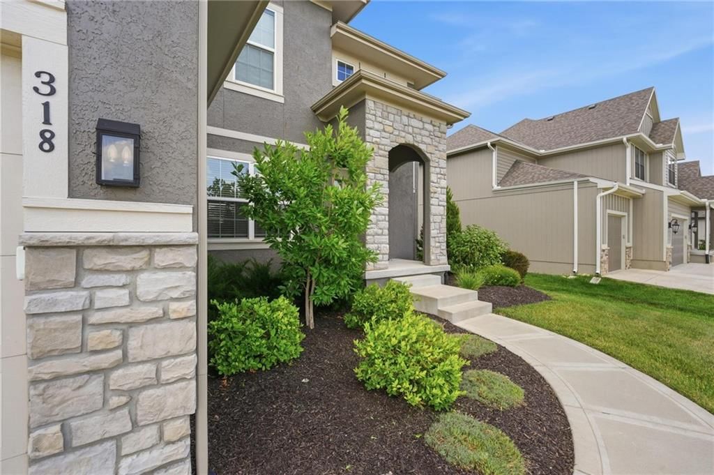 318 NW Ambersham Drive — photo 61