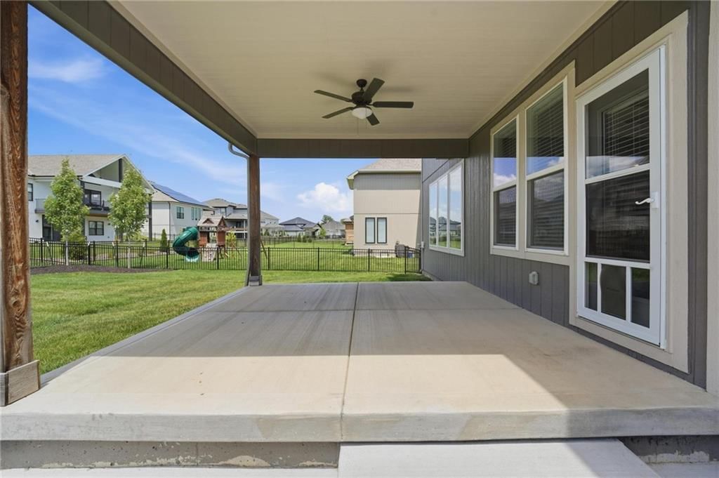 318 NW Ambersham Drive — photo 66