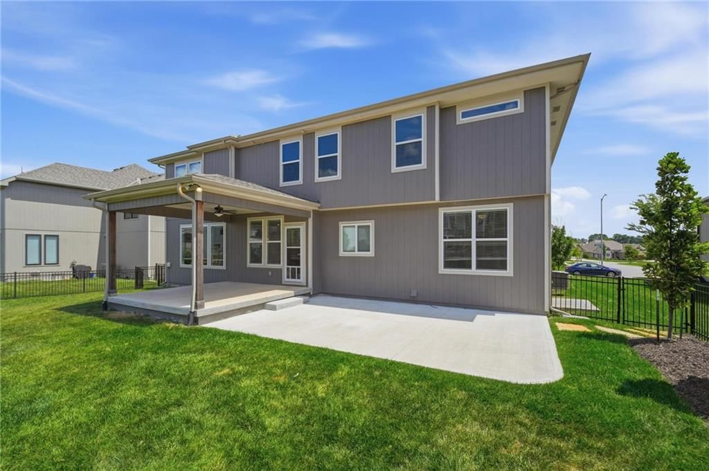 318 NW Ambersham Drive — photo 69