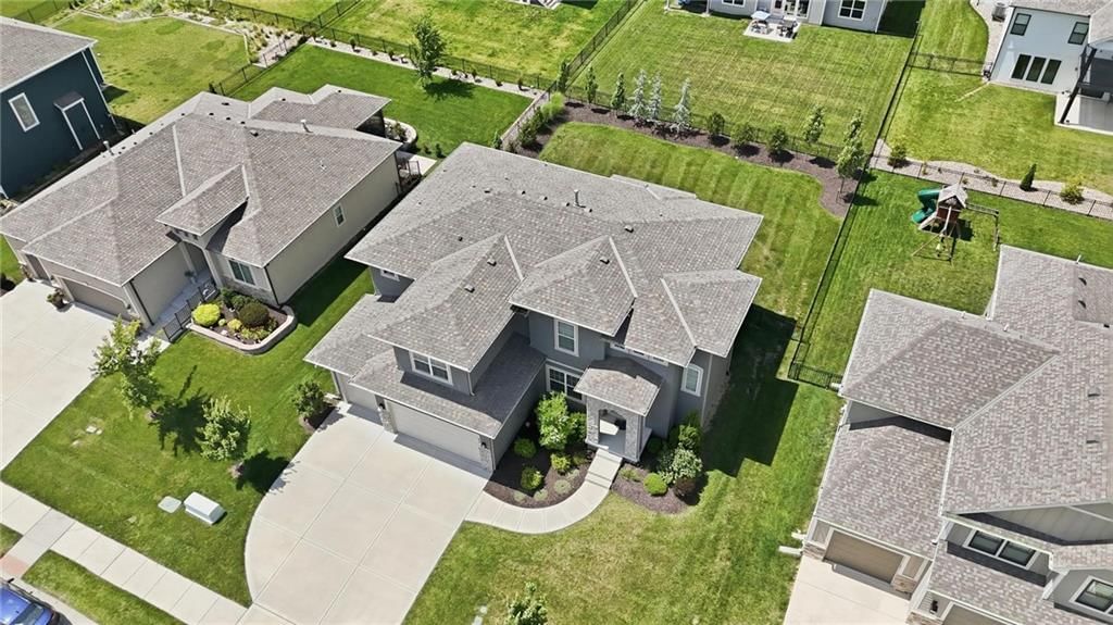 318 NW Ambersham Drive — photo 76