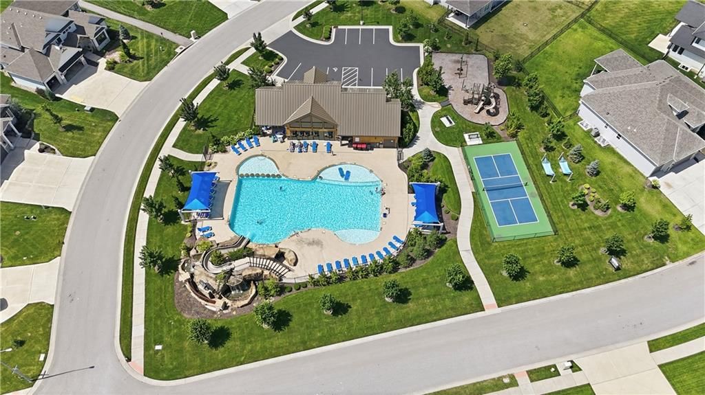 318 NW Ambersham Drive — photo 83