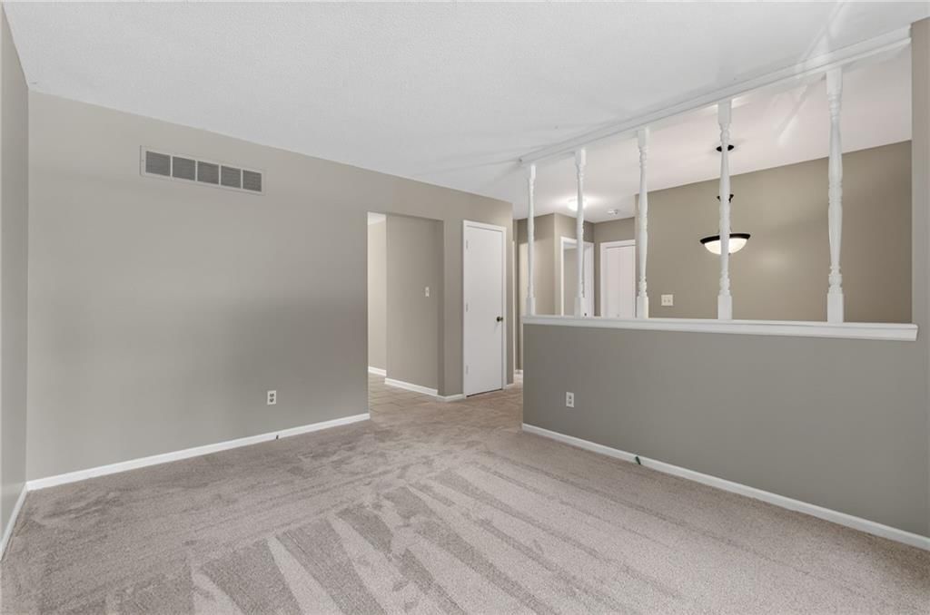 5924 NW Creekview Drive — photo 5