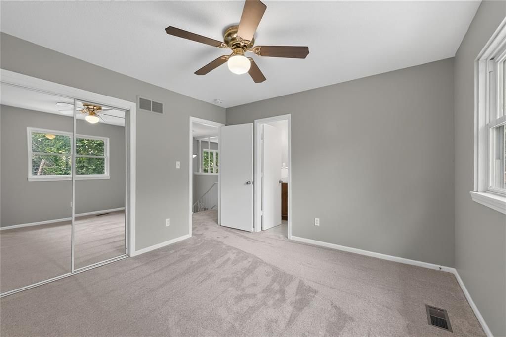 5924 NW Creekview Drive — photo 9