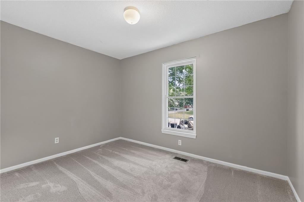 5924 NW Creekview Drive — photo 13