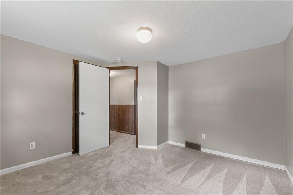 5924 NW Creekview Drive — photo 15