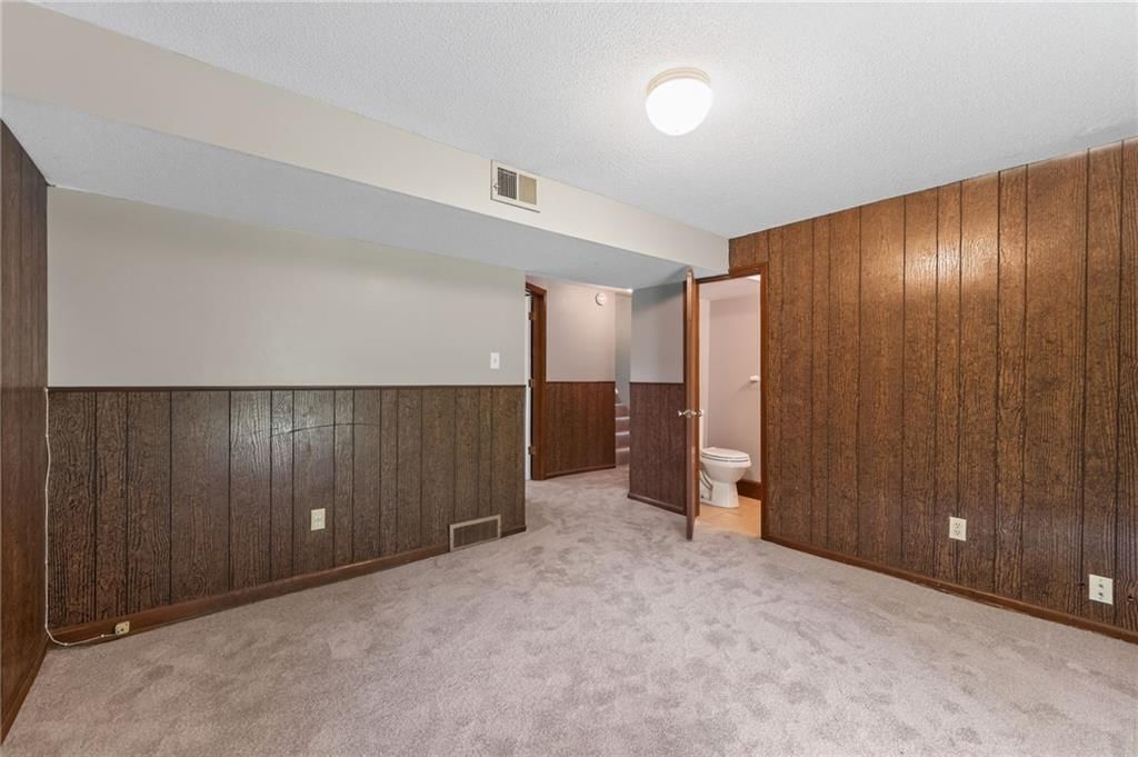 5924 NW Creekview Drive — photo 17