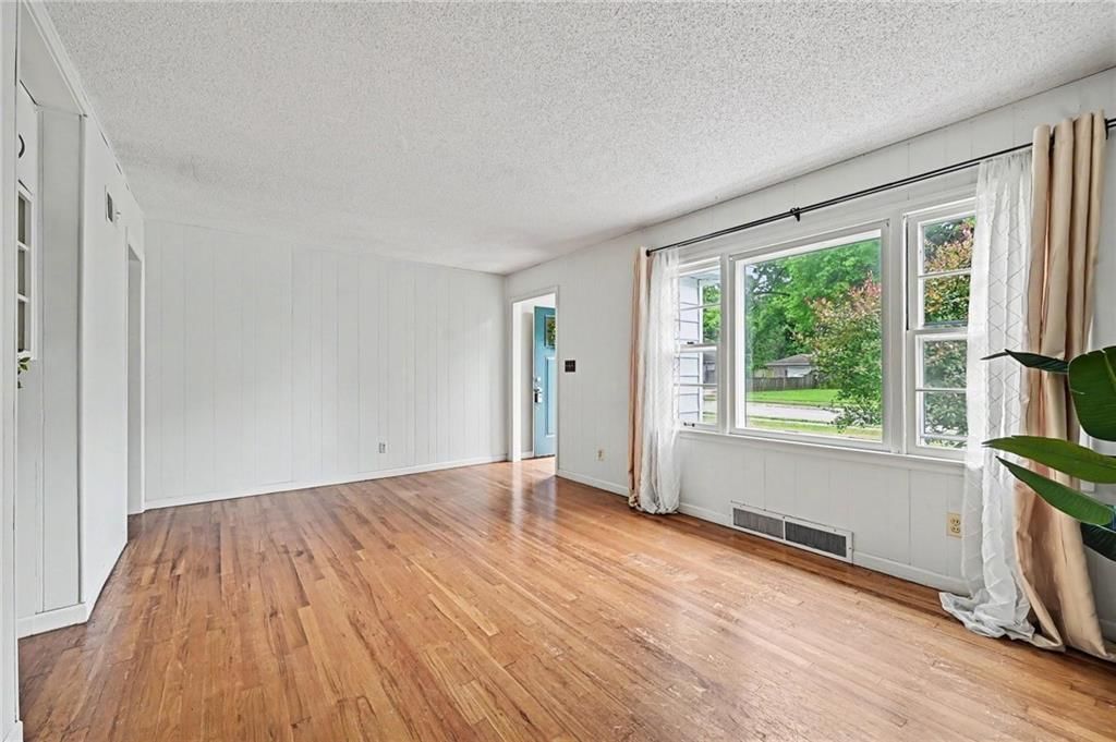 12701 Grandview Road — photo 5