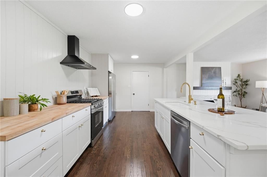 7600 W 67th Street — photo 14