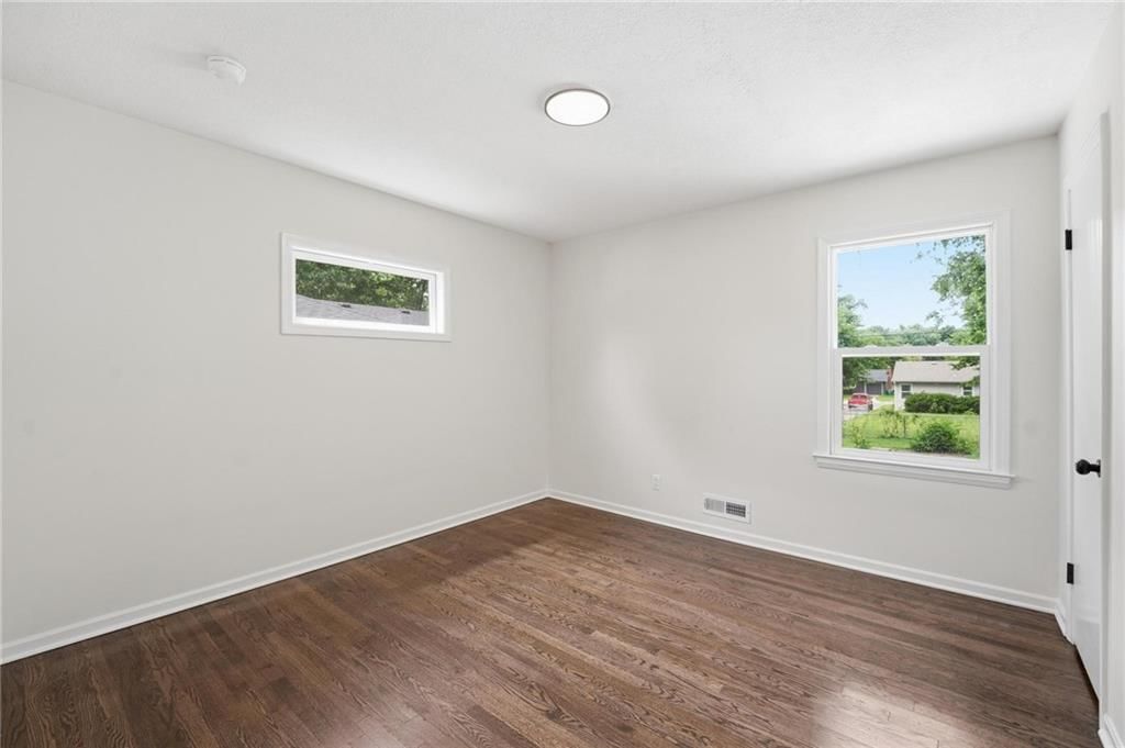 7600 W 67th Street — photo 24
