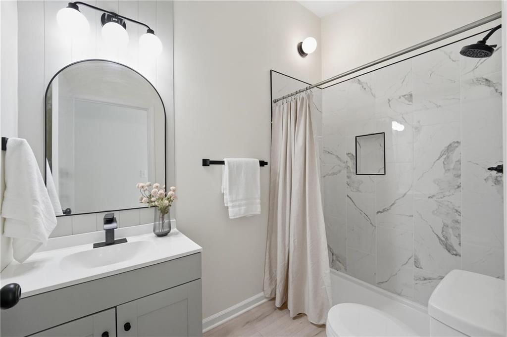 7600 W 67th Street — photo 35