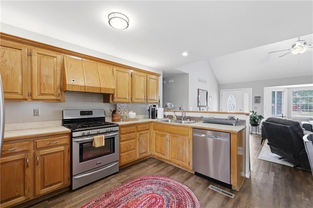 302 SW 24th Street — photo 8