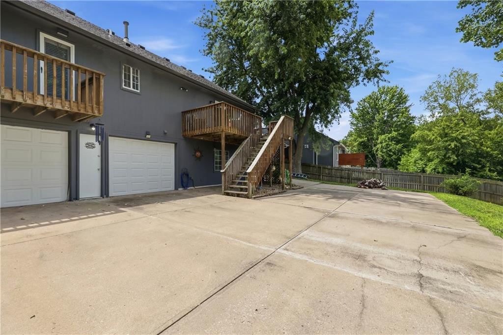 302 SW 24th Street — photo 29