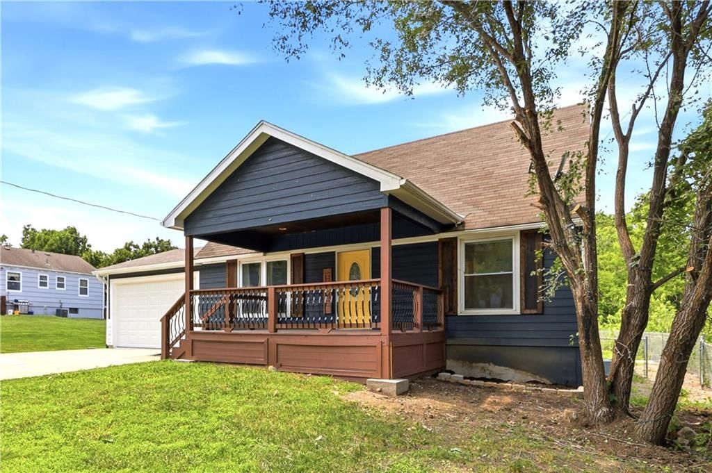8848 LANE Avenue — photo 3