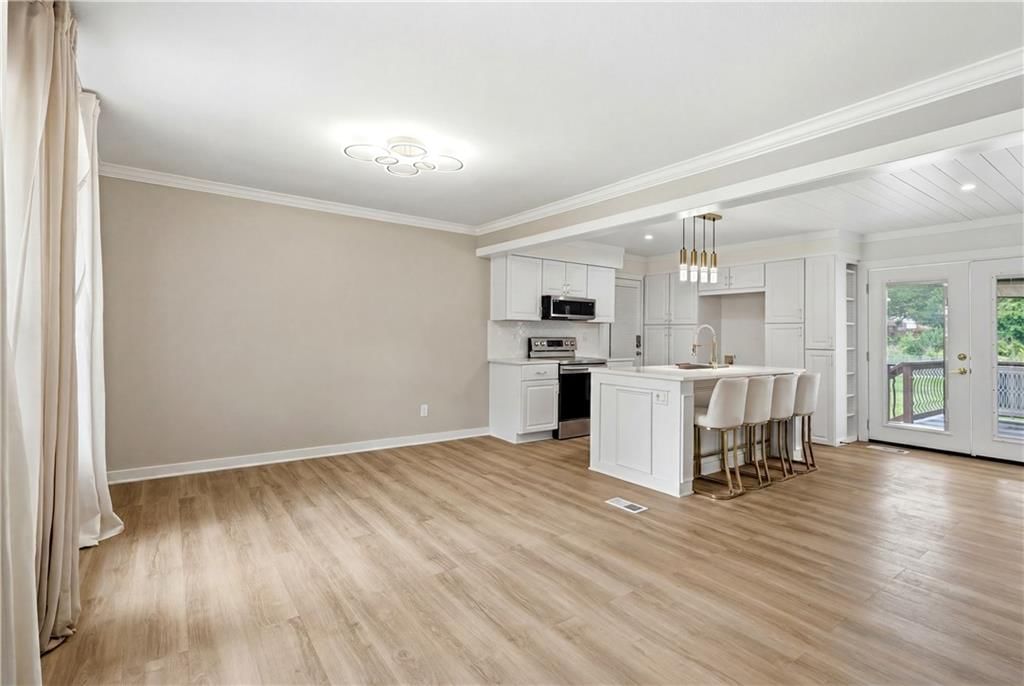 8848 LANE Avenue — photo 4