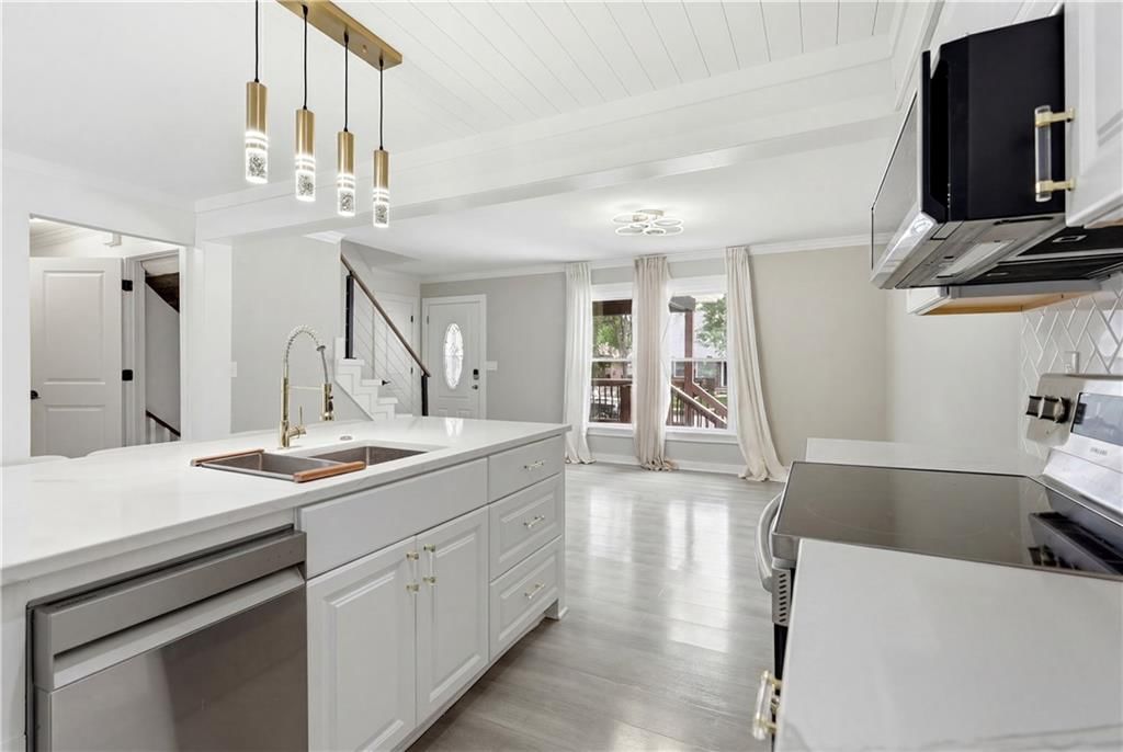 8848 LANE Avenue — photo 17