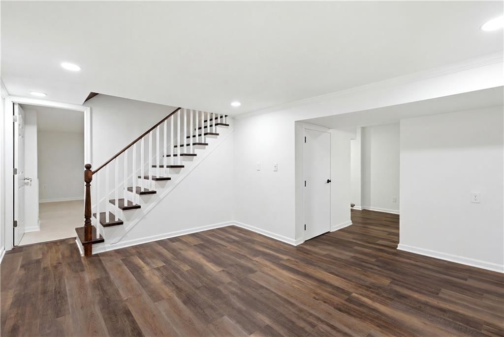 8848 LANE Avenue — photo 32