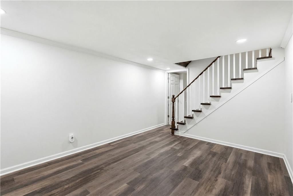 8848 LANE Avenue — photo 33