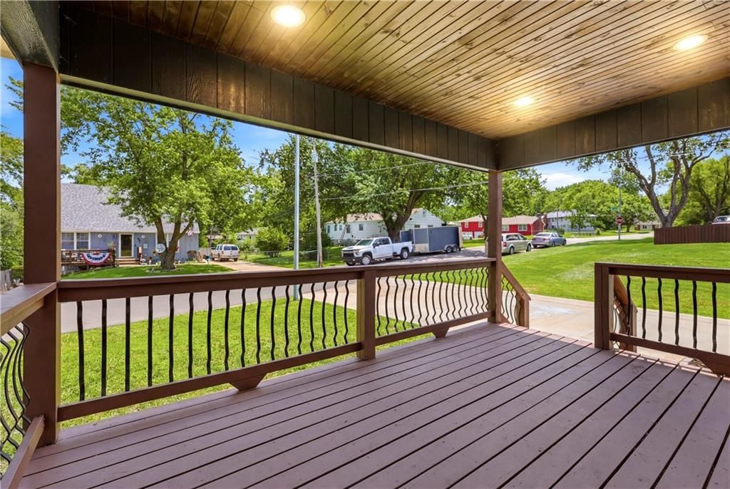 8848 LANE Avenue — photo 44