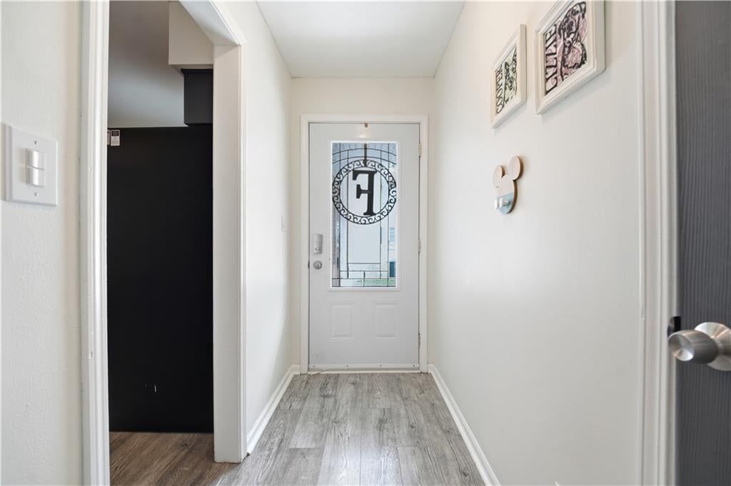 3916 Queen Ridge Drive — photo 2