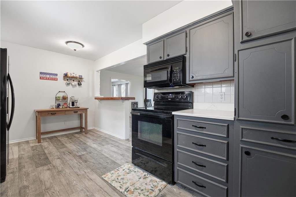 3916 Queen Ridge Drive — photo 9
