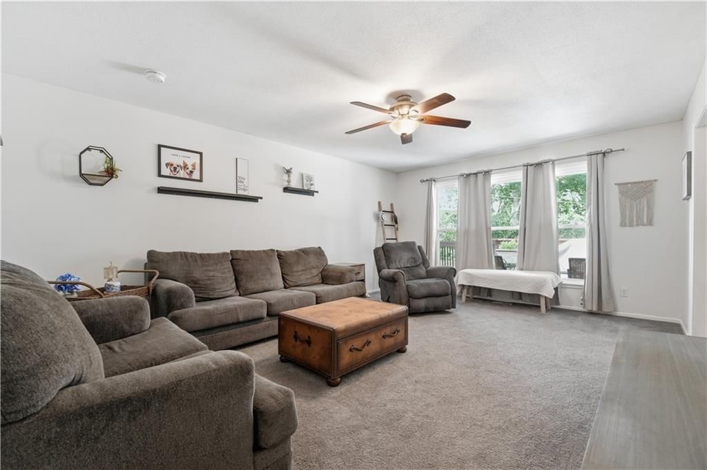 3916 Queen Ridge Drive — photo 15