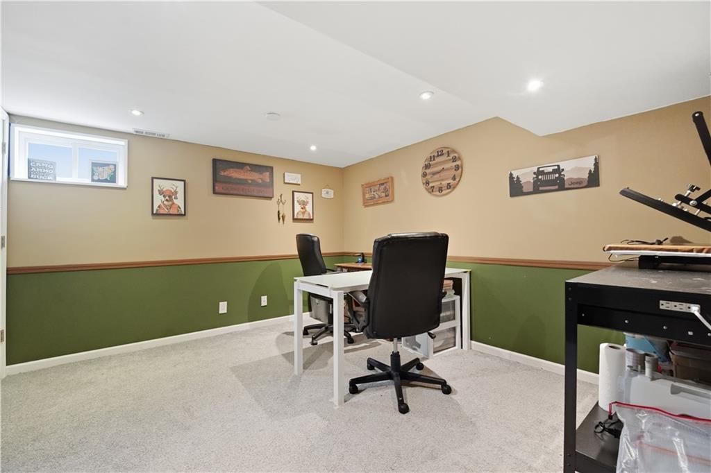 3916 Queen Ridge Drive — photo 31