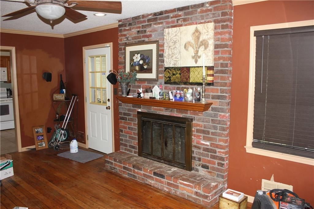 415 E 106th Terrace — photo 4