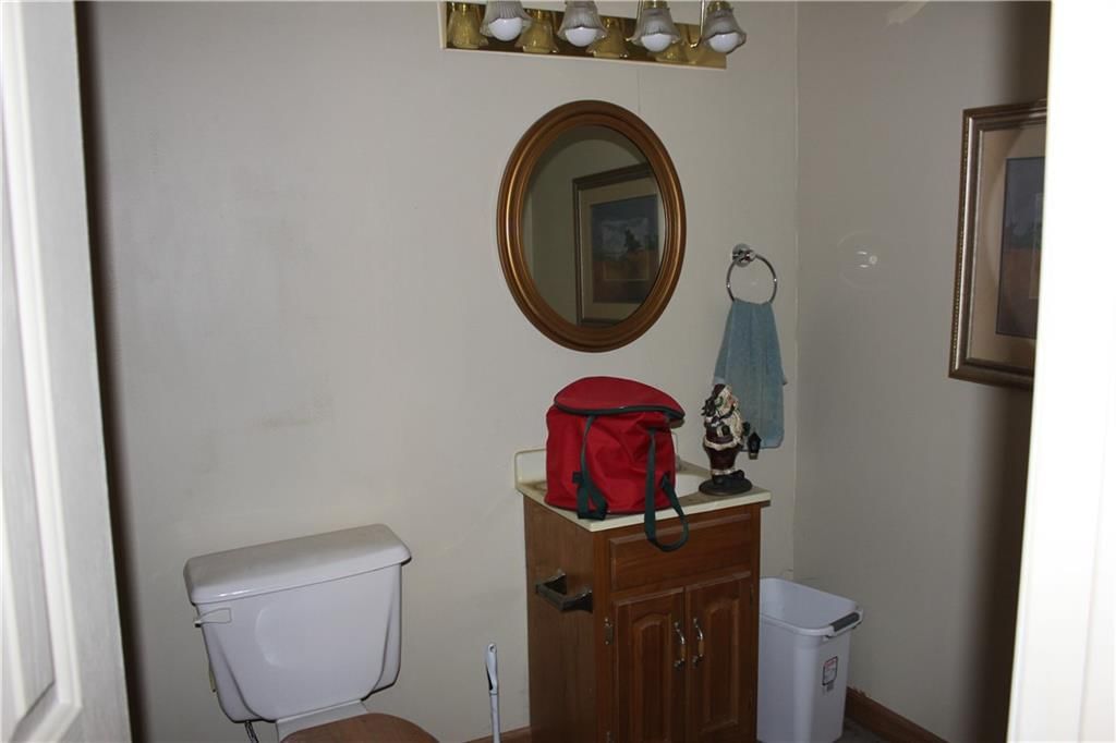 415 E 106th Terrace — photo 10