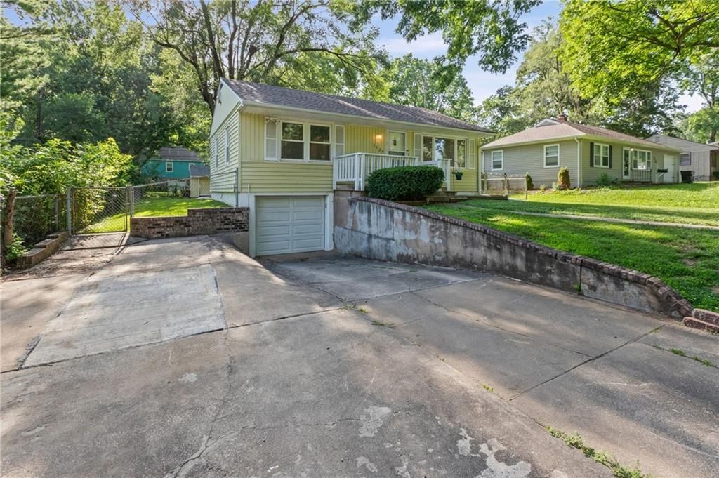 5624 Harvard Avenue — photo 3