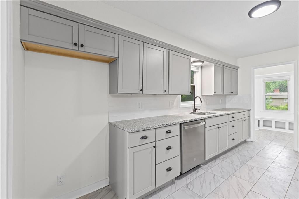 8105 E 80th Terrace — photo 9