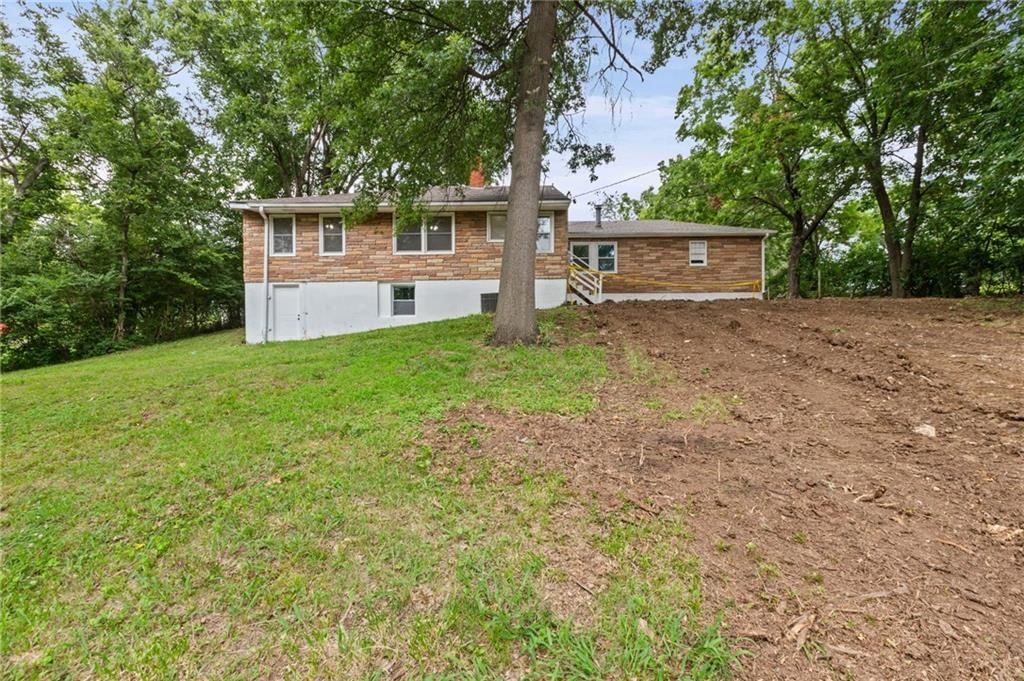 8105 E 80th Terrace — photo 35