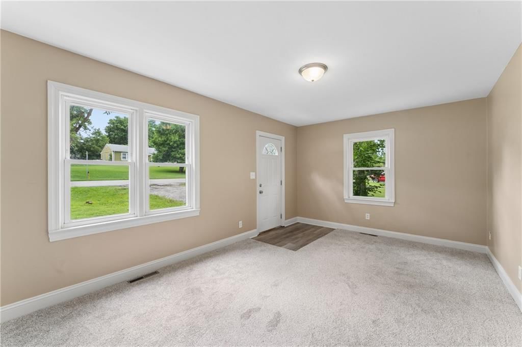 2811 S Northern Boulevard — photo 7