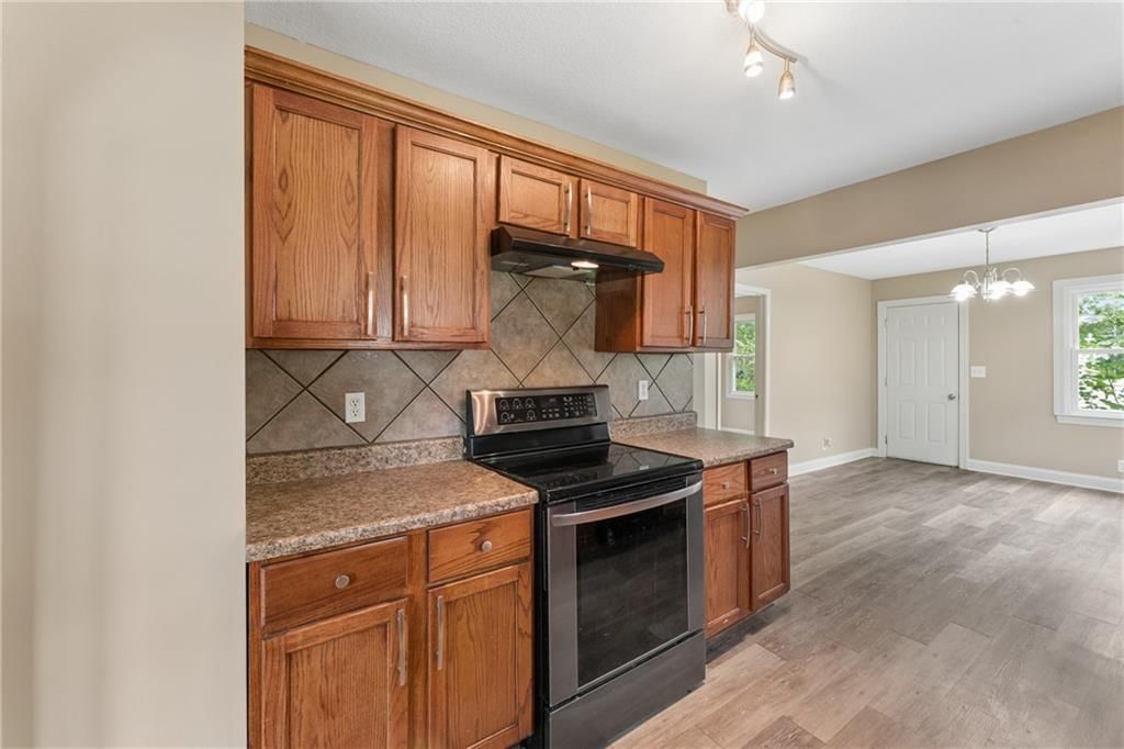 2811 S Northern Boulevard — photo 11