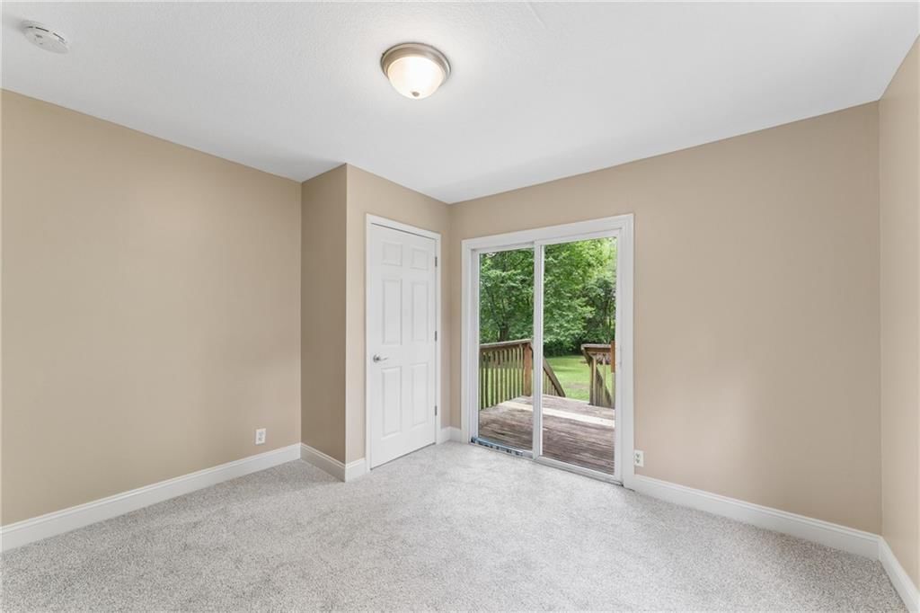 2811 S Northern Boulevard — photo 18