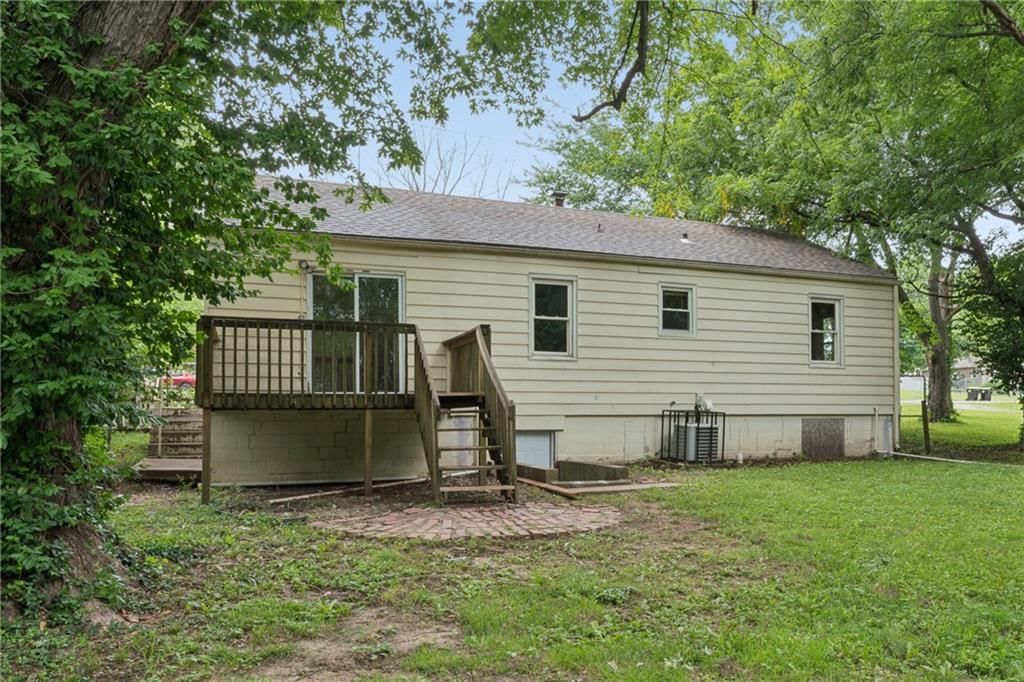 2811 S Northern Boulevard — photo 40