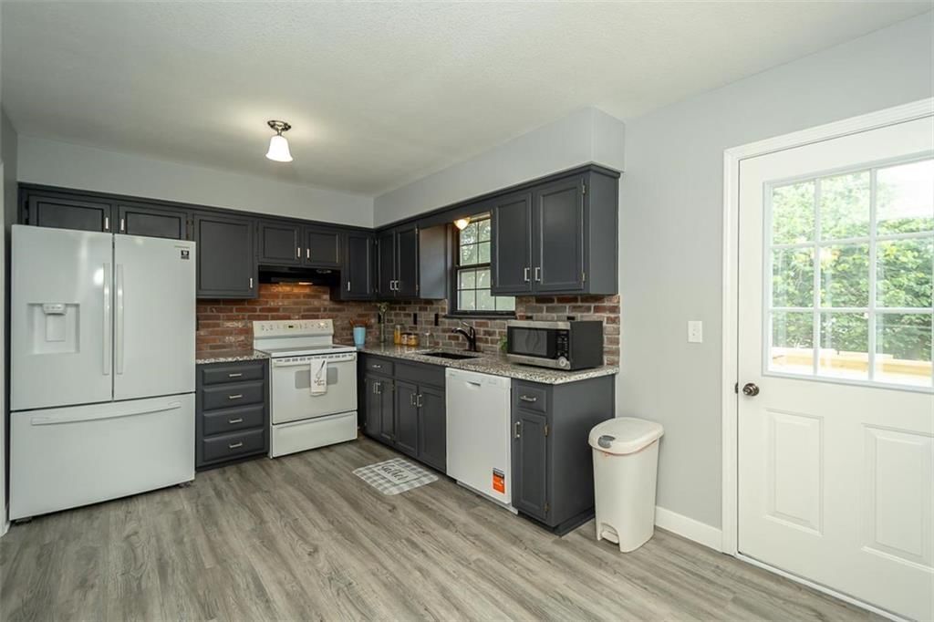 9685 W 61st Street — photo 3