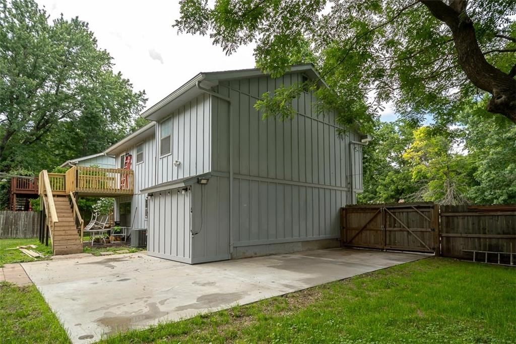 9685 W 61st Street — photo 32