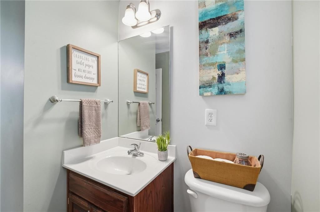 10926 N Holly Street — photo 17