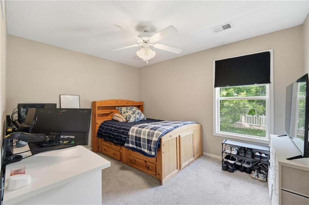 10926 N Holly Street — photo 29